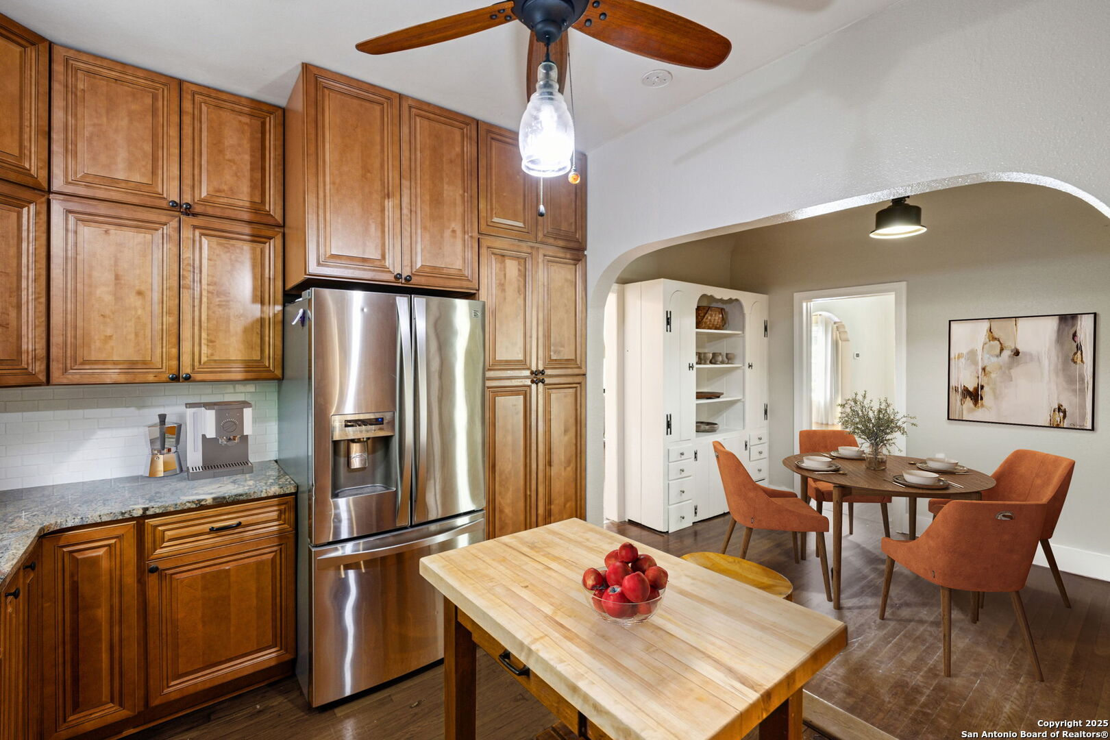 2112 W Gramercy