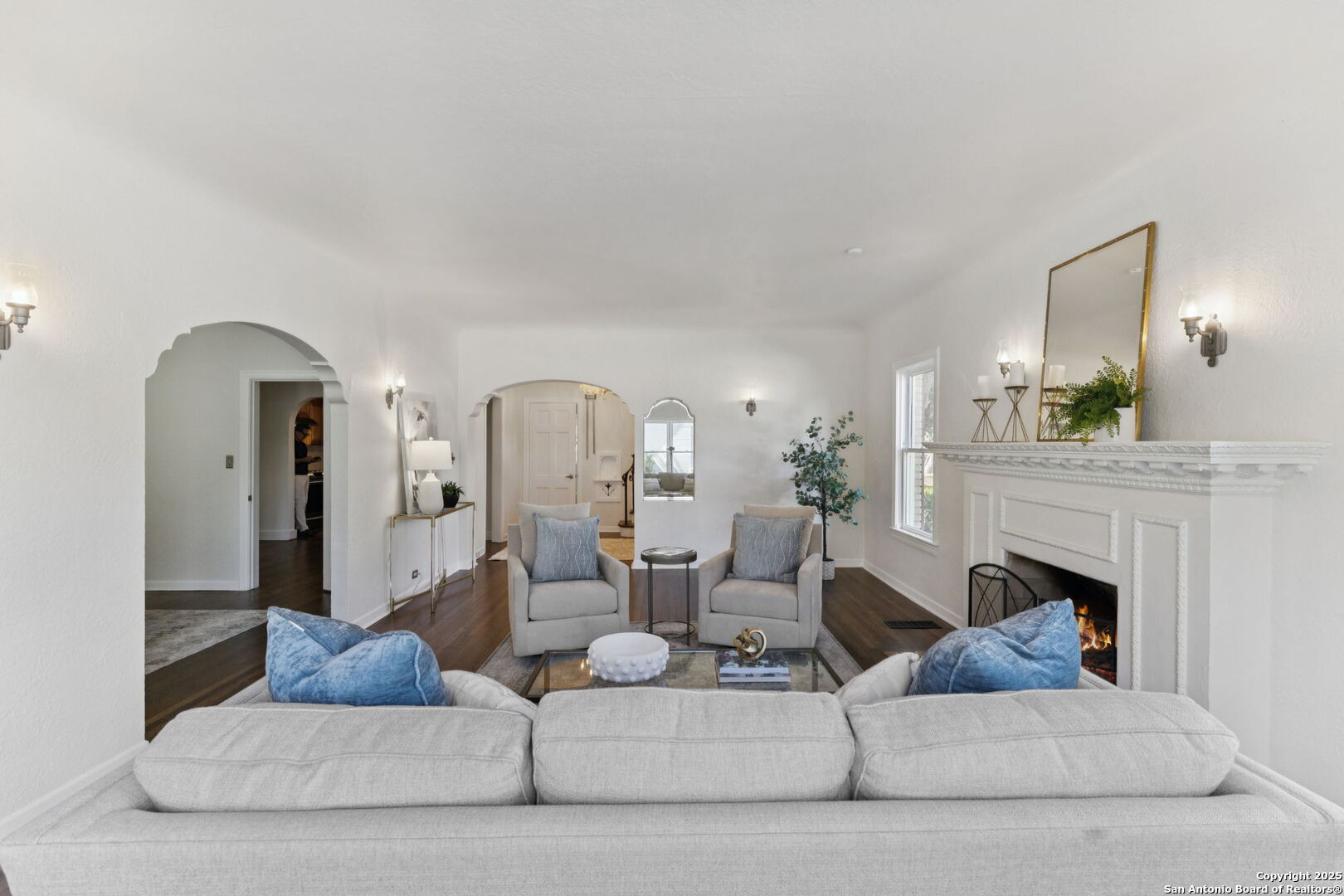 2112 W Gramercy