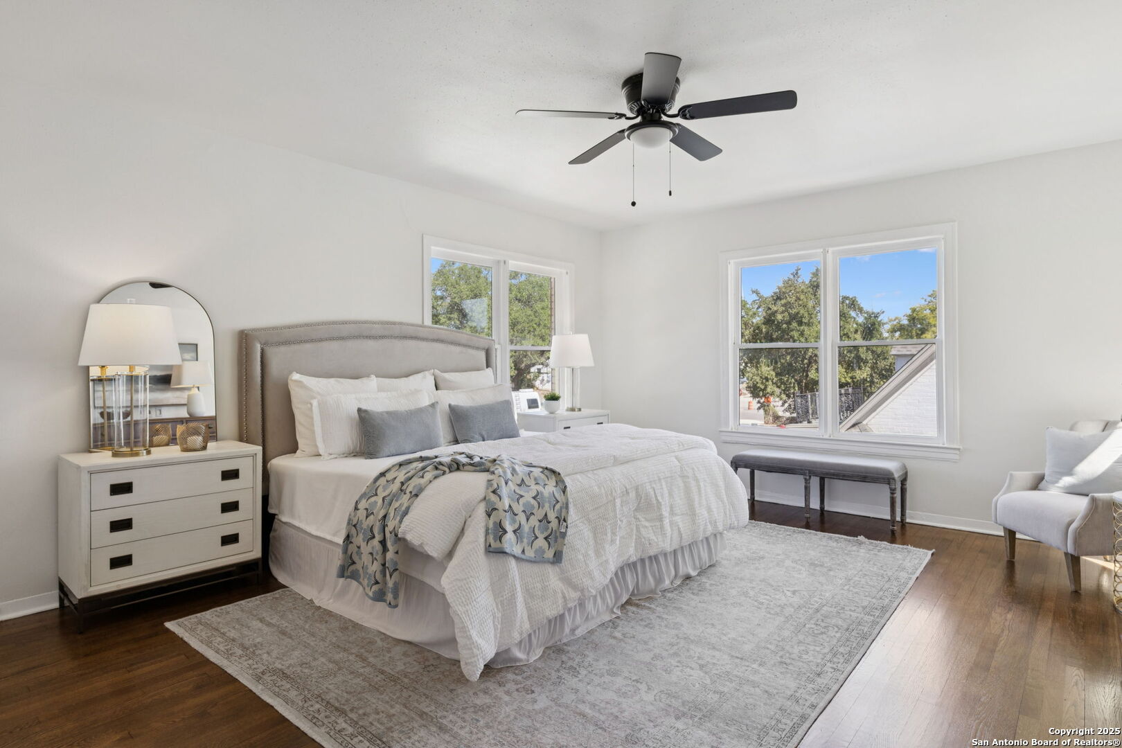 2112 W Gramercy