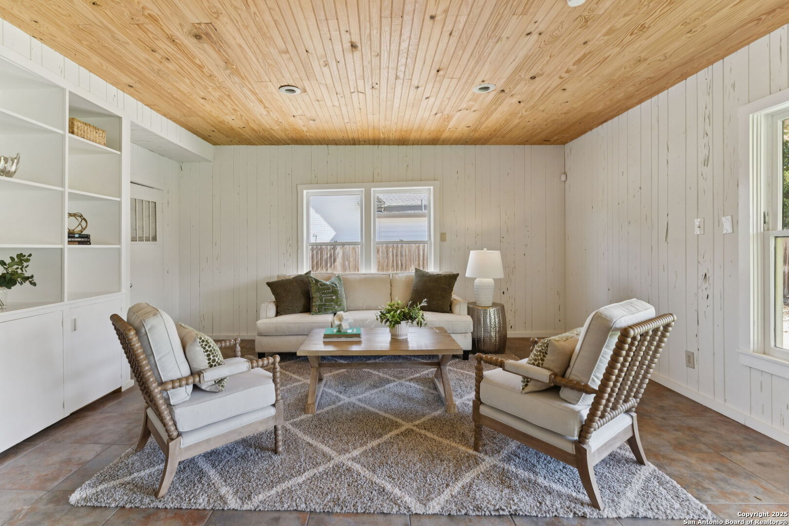 2112 W Gramercy