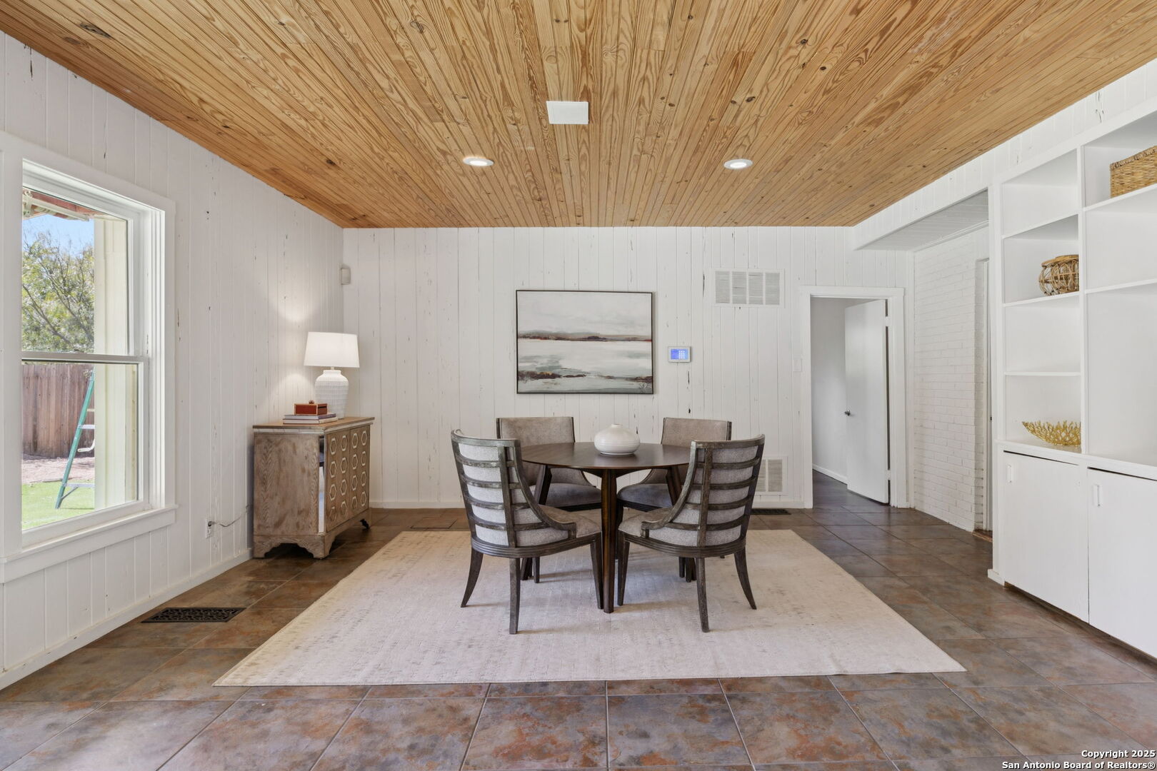 2112 W Gramercy