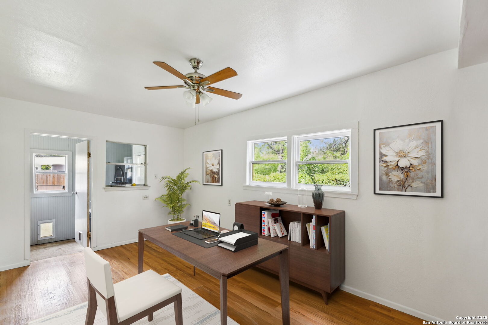 2112 W Gramercy