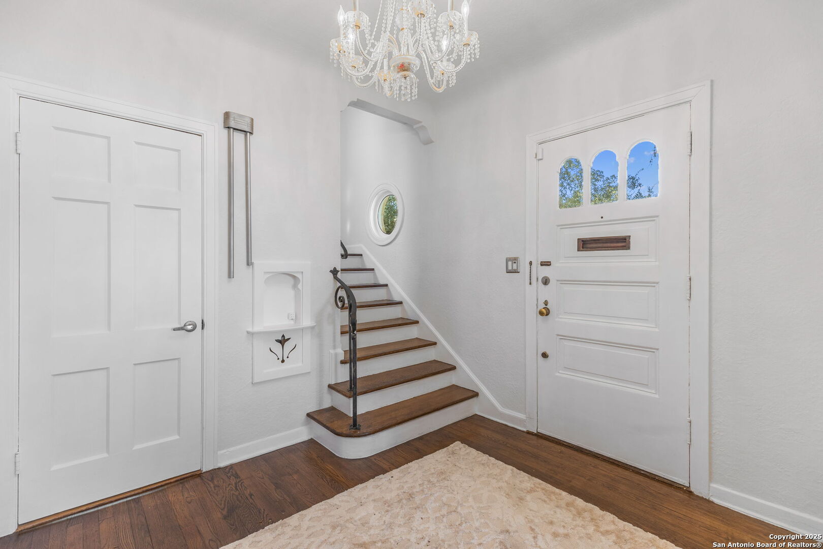 2112 W Gramercy