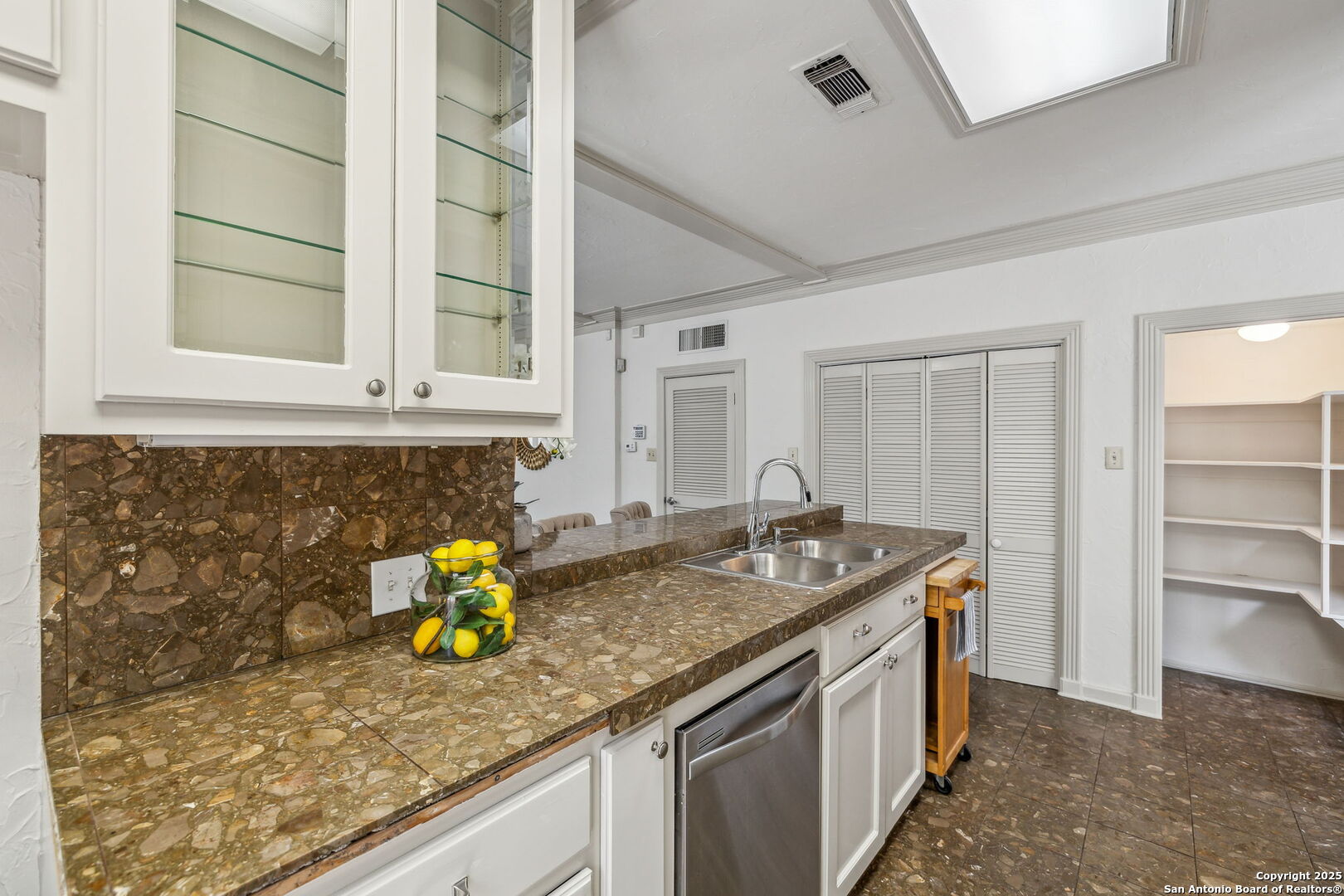 209 CHICHESTER PL 1