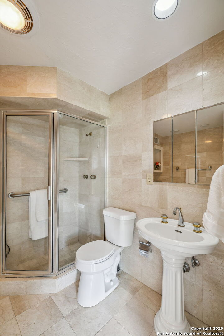 209 CHICHESTER PL 1