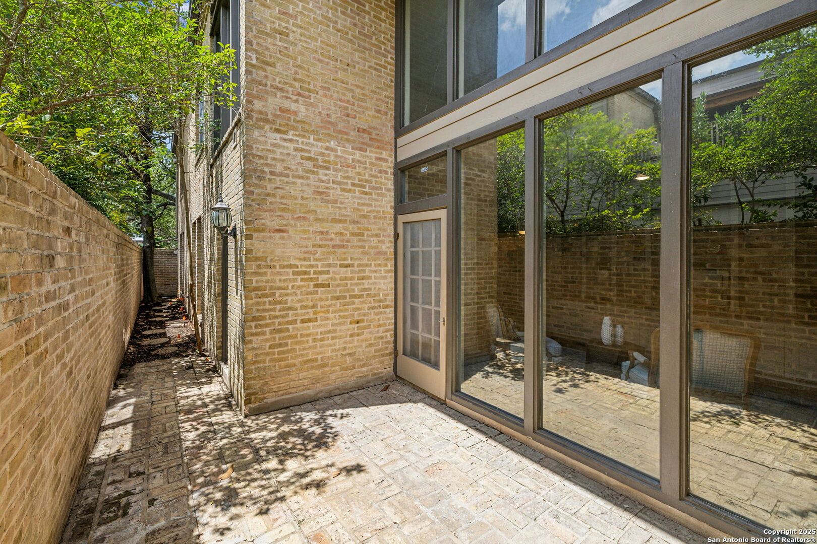 209 CHICHESTER PL 1