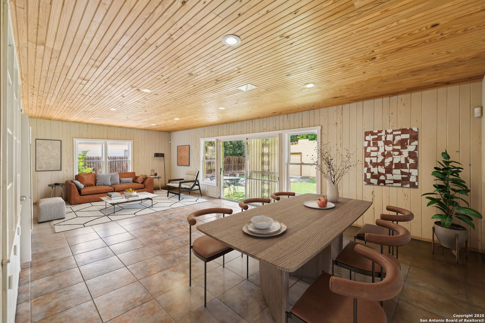 2112 W Gramercy