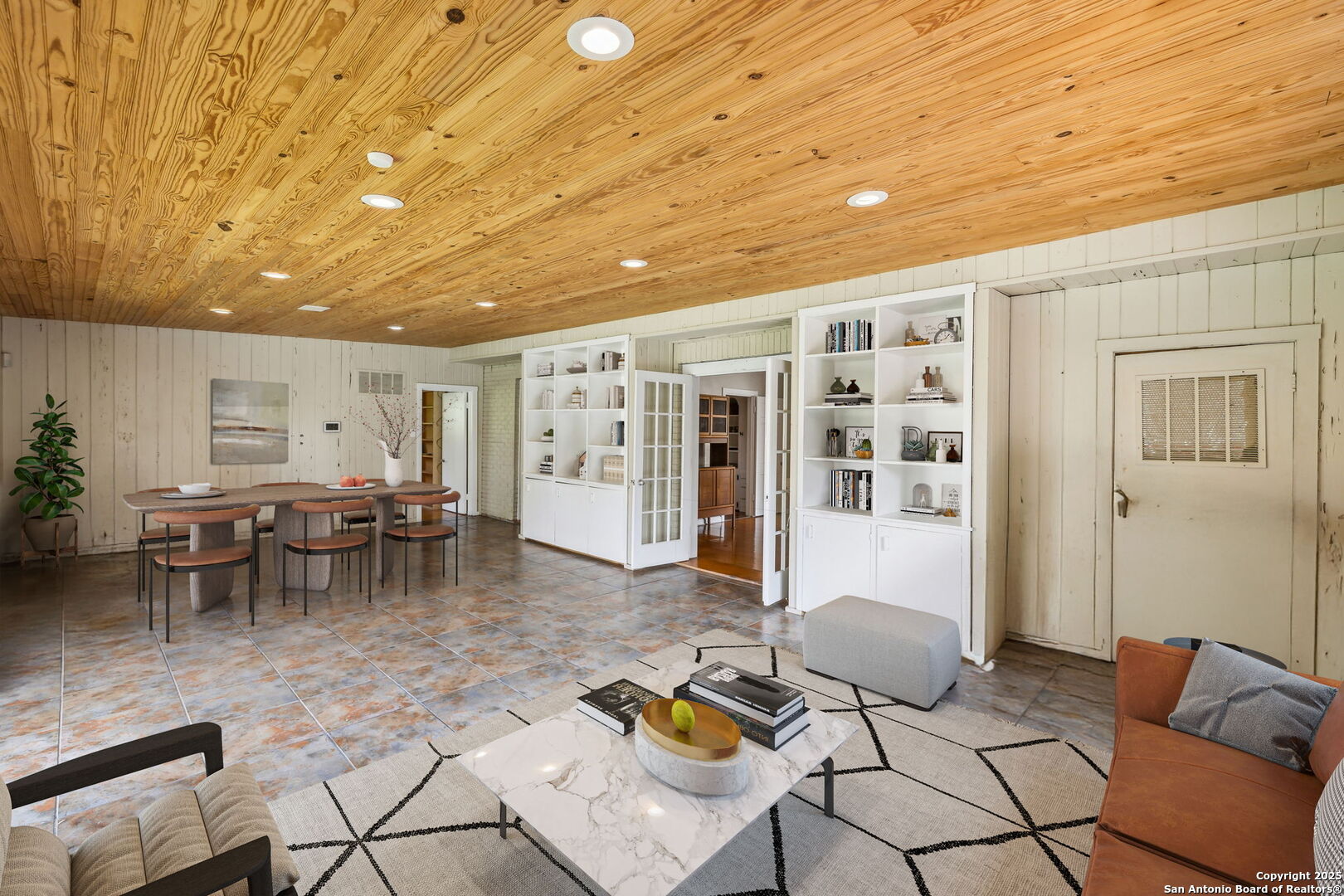 2112 W Gramercy