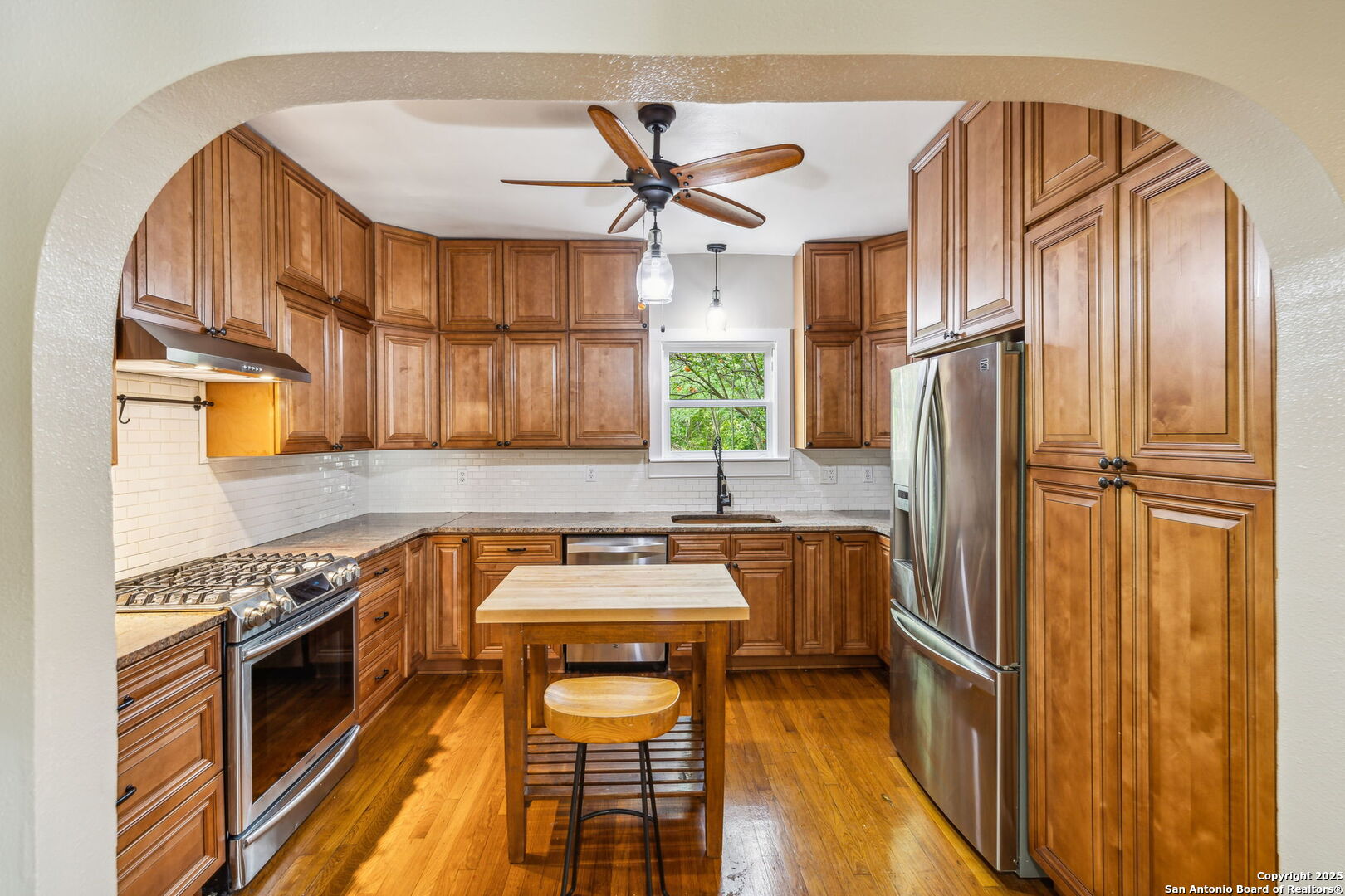 2112 W Gramercy