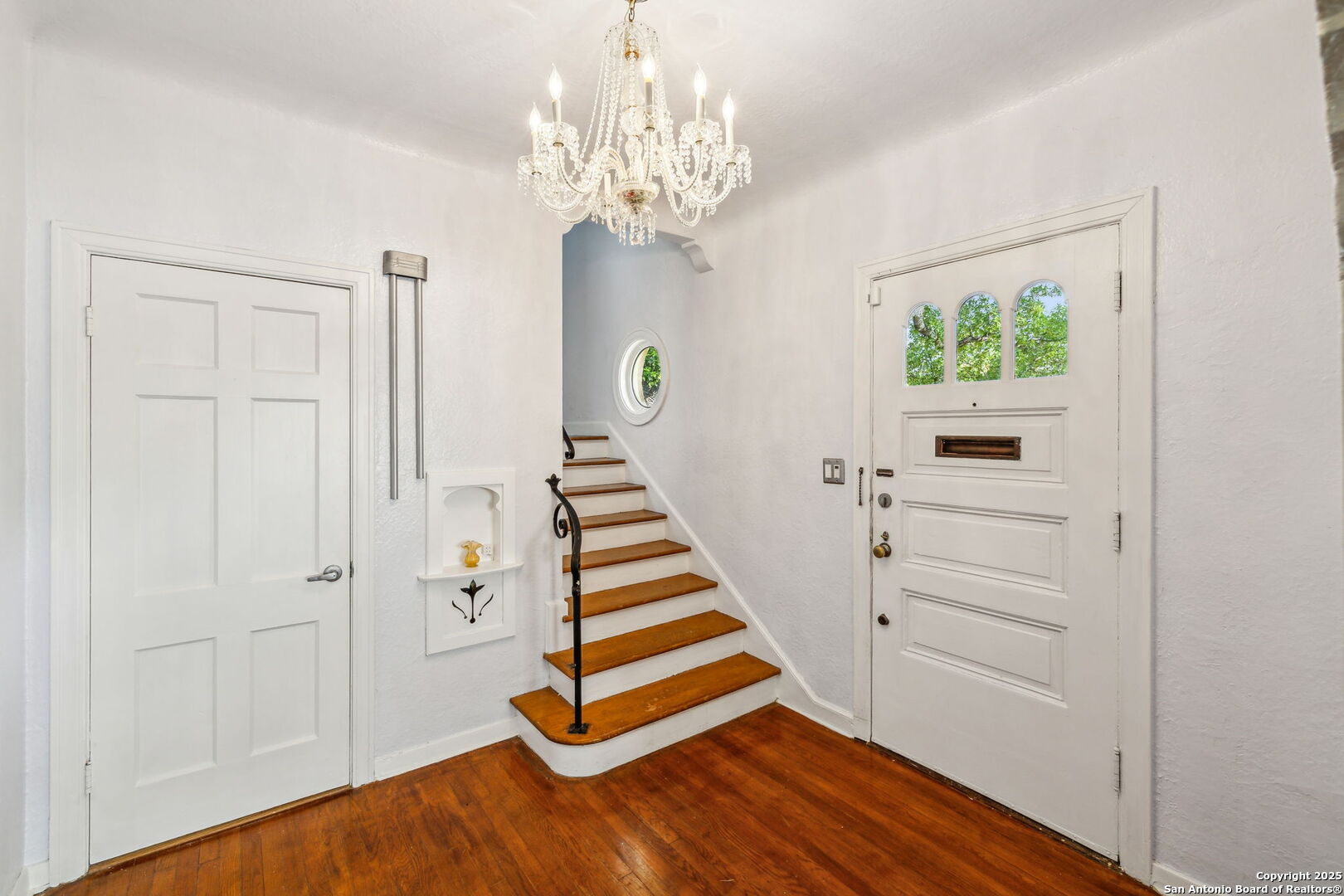 2112 W Gramercy