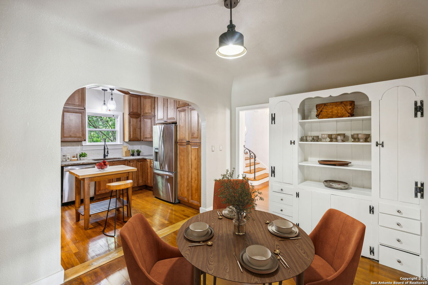 2112 W Gramercy