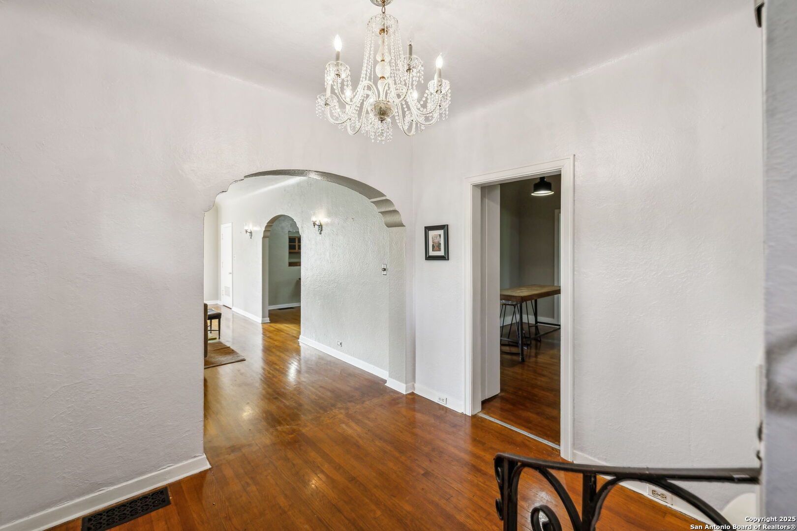 2112 W Gramercy