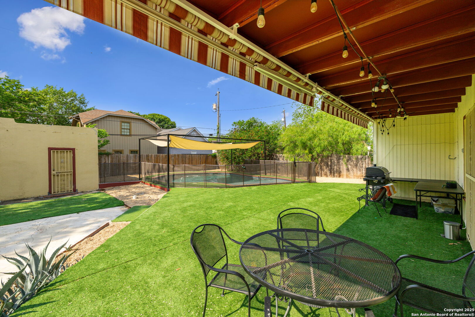 2112 W Gramercy