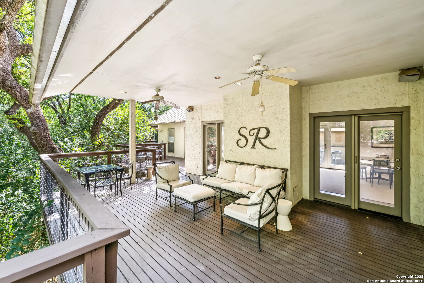 40 Oakwell Farms Pkwy