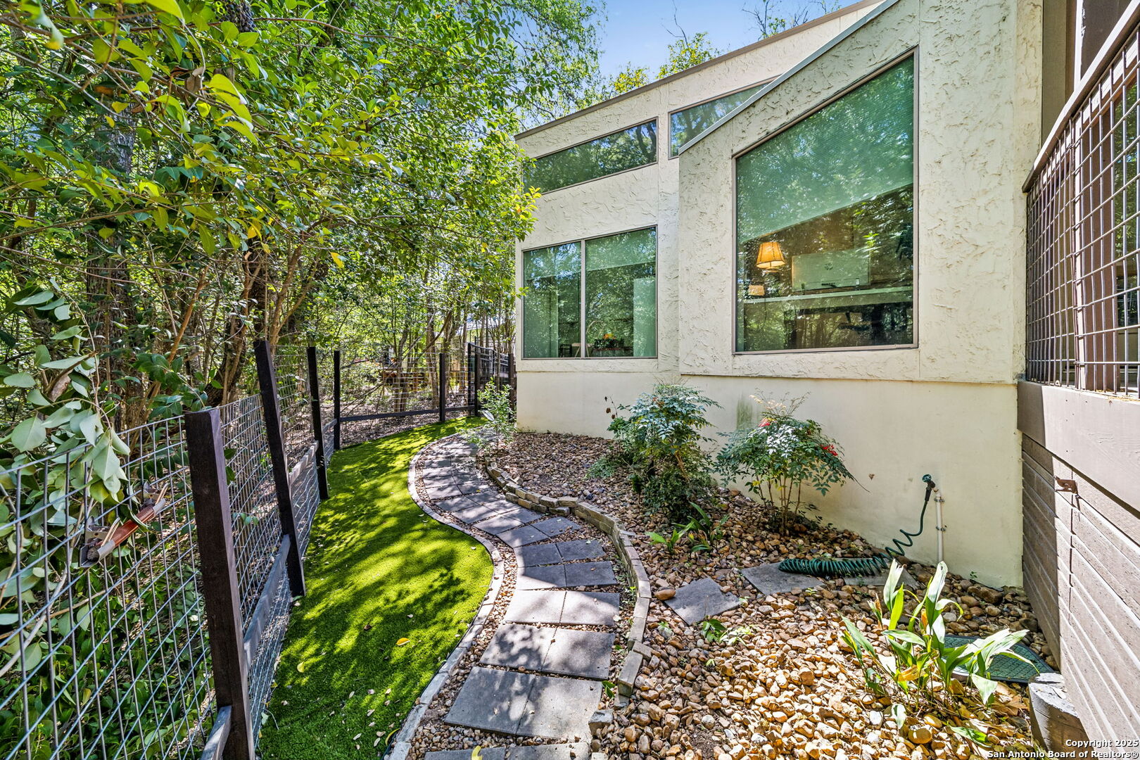 40 Oakwell Farms Pkwy