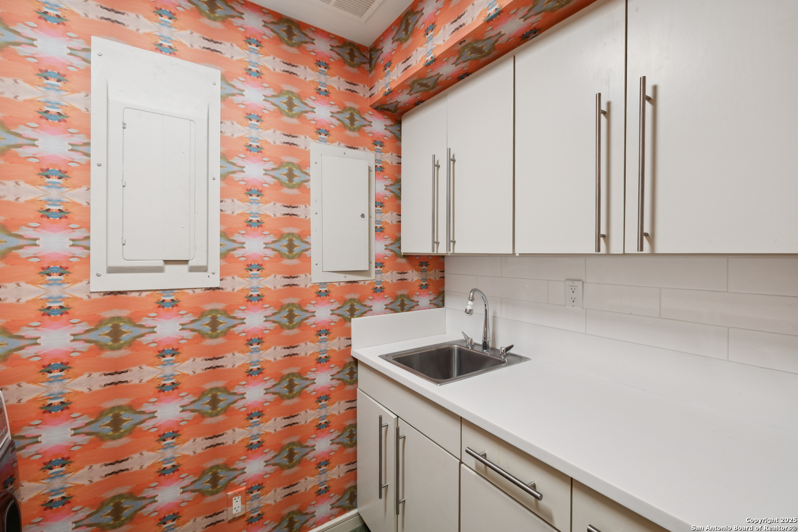 200 Patterson Ave 100