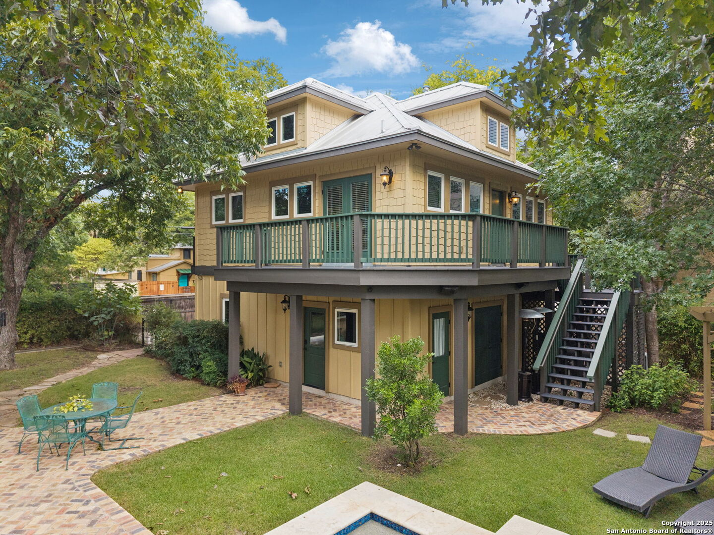 402 Madison