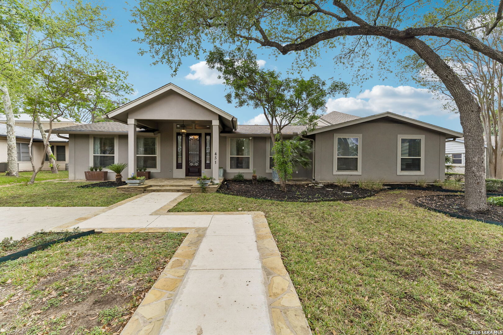 451 Laramie Dr