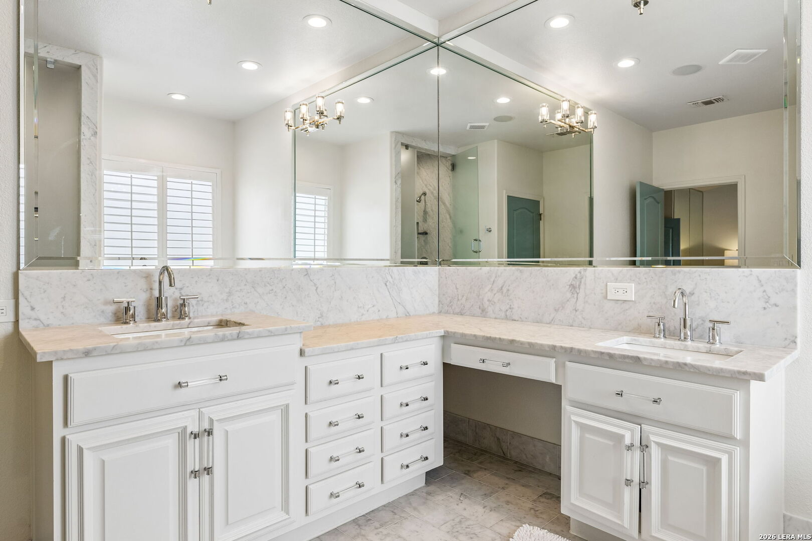 8127 N New Braunfels 701