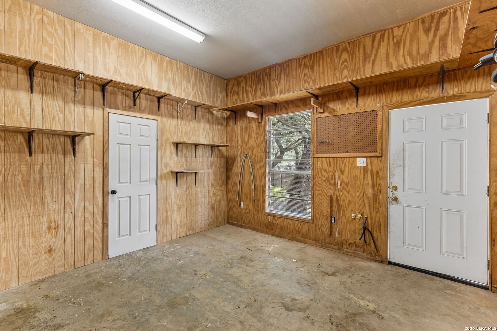 6542 Amber Oak