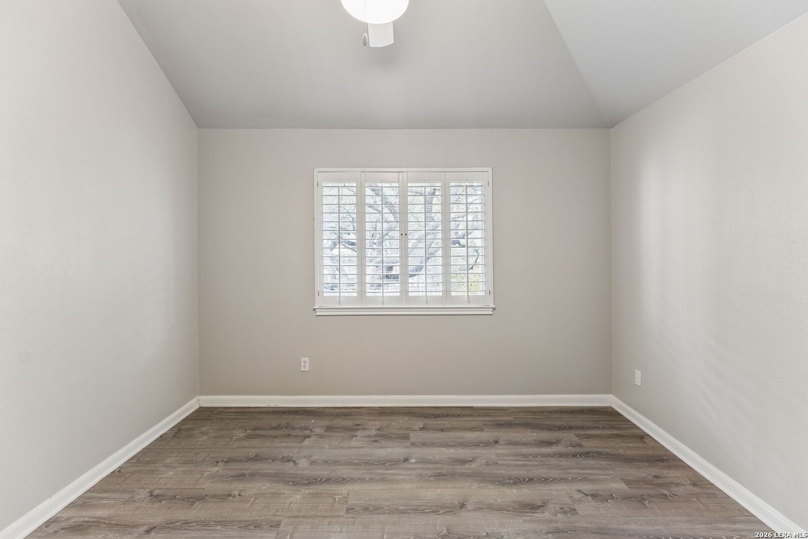 6542 Amber Oak
