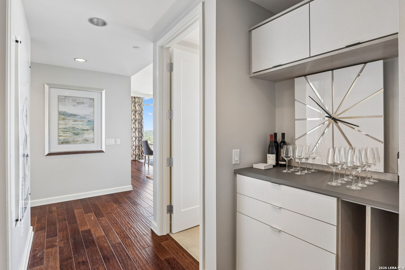 4242 Broadway Unit: APT 1704