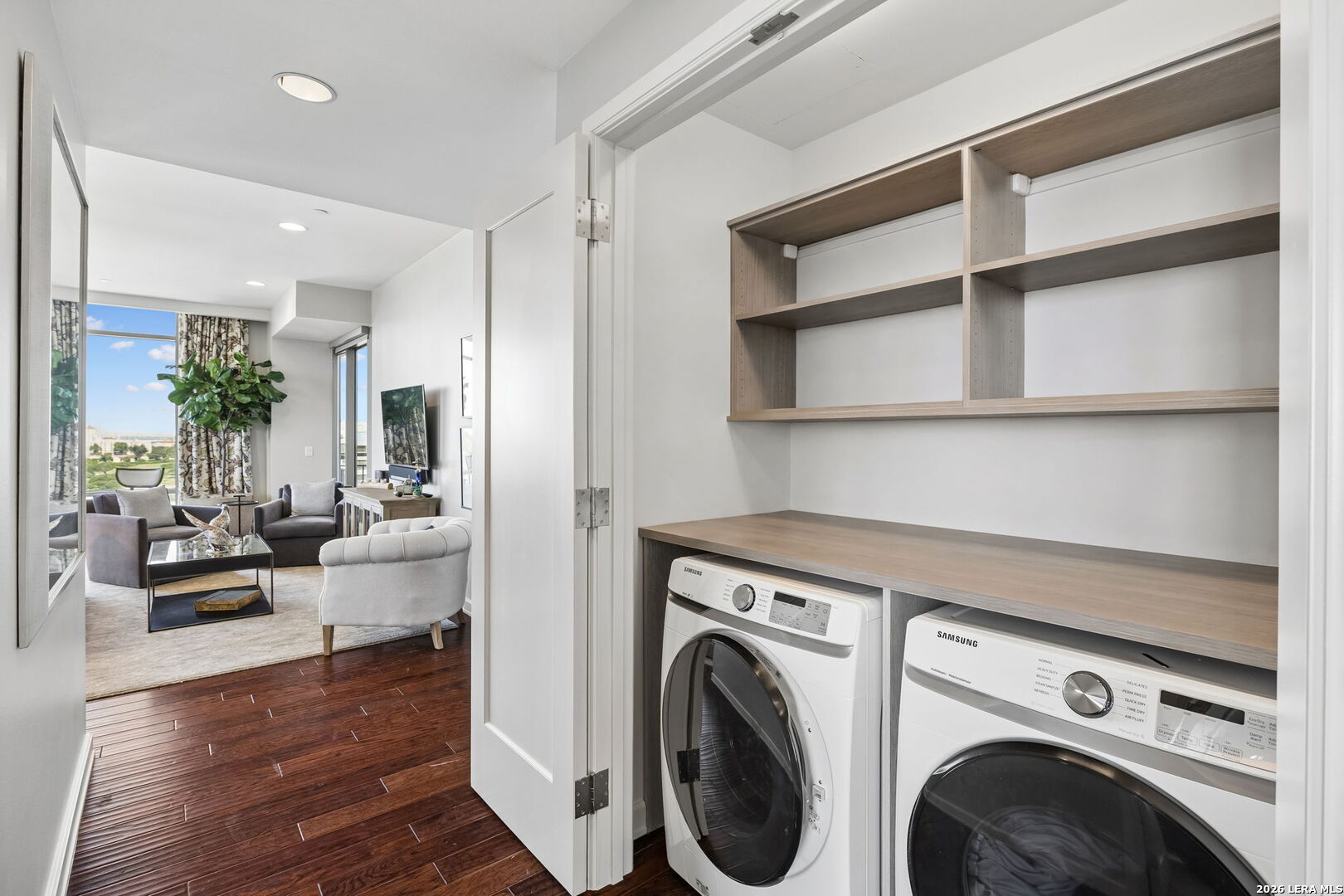 4242 Broadway Unit: APT 1704