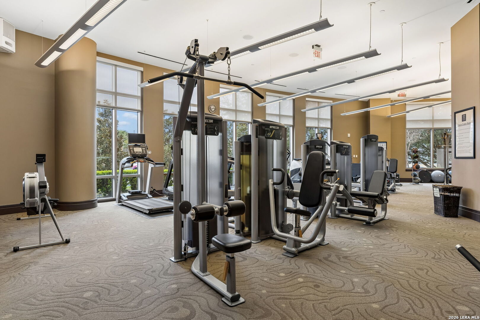 4242 Broadway Unit: APT 1704