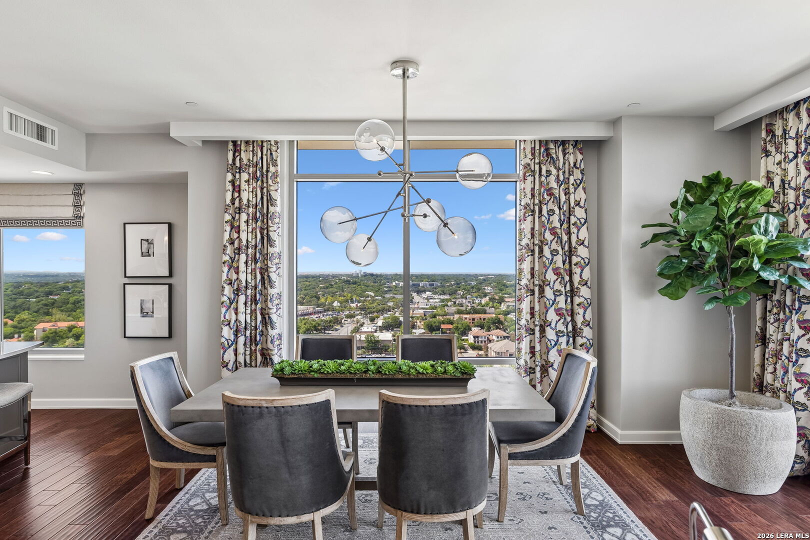 4242 Broadway Unit: APT 1704