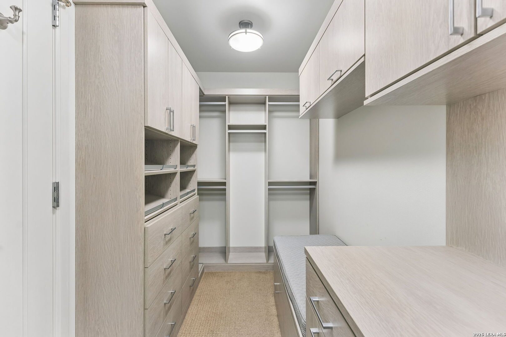 4242 Broadway Unit: APT 1704