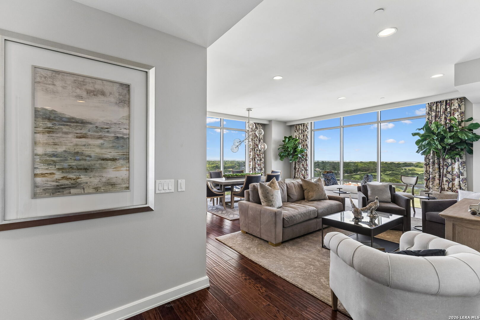 4242 Broadway Unit: APT 1704