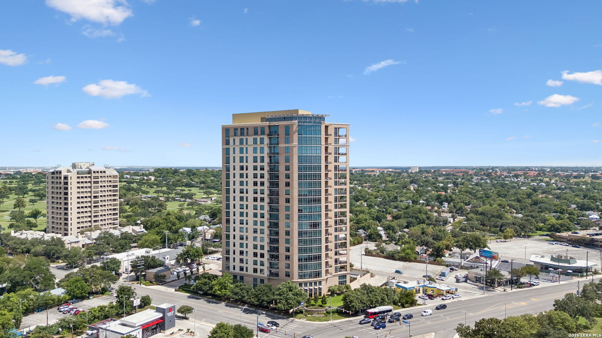 4242 Broadway Unit: APT 1704