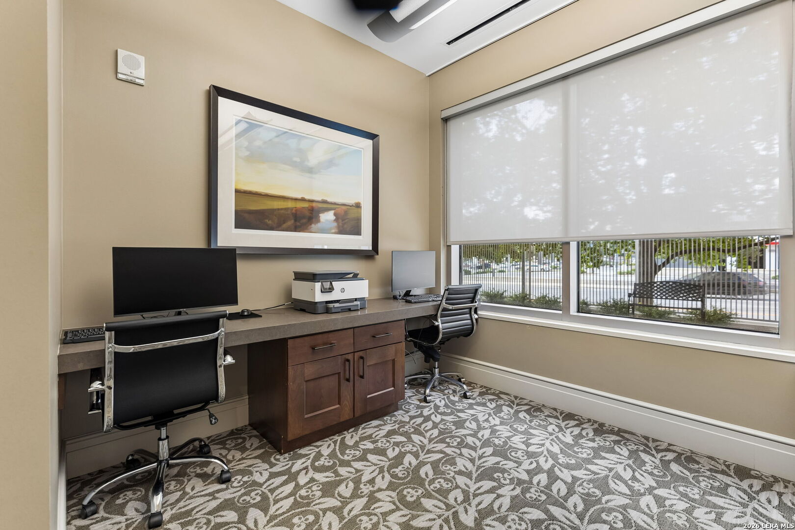 4242 Broadway Unit: APT 1704