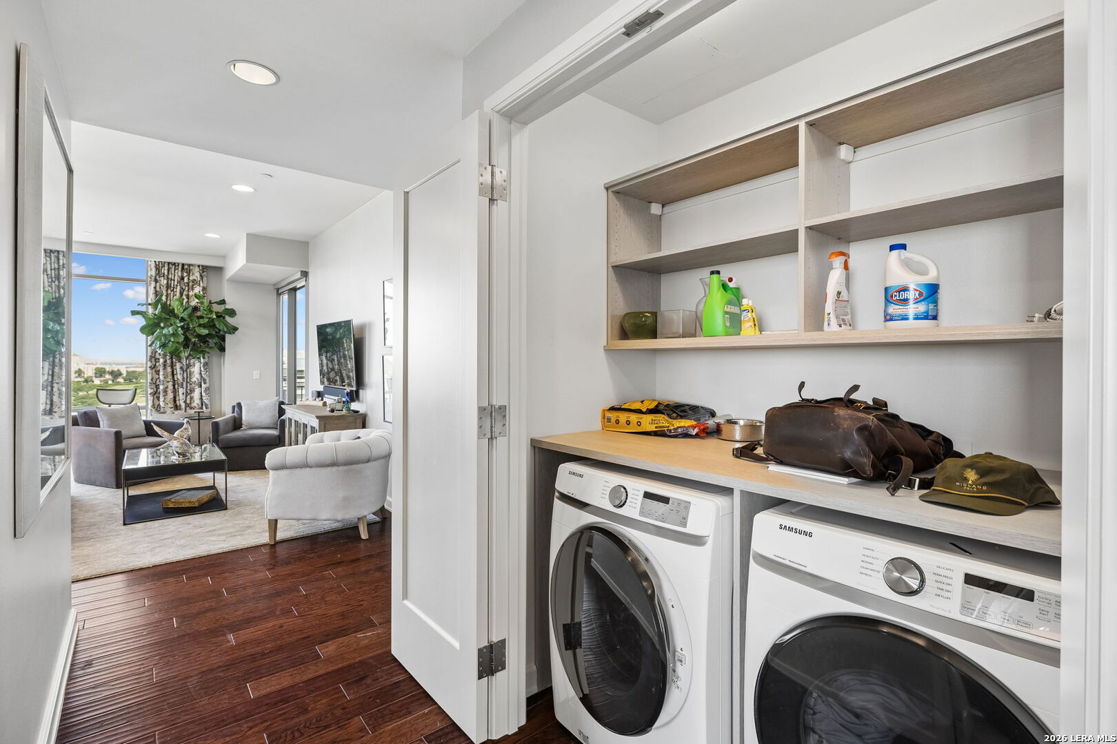 4242 Broadway Unit: APT 1704
