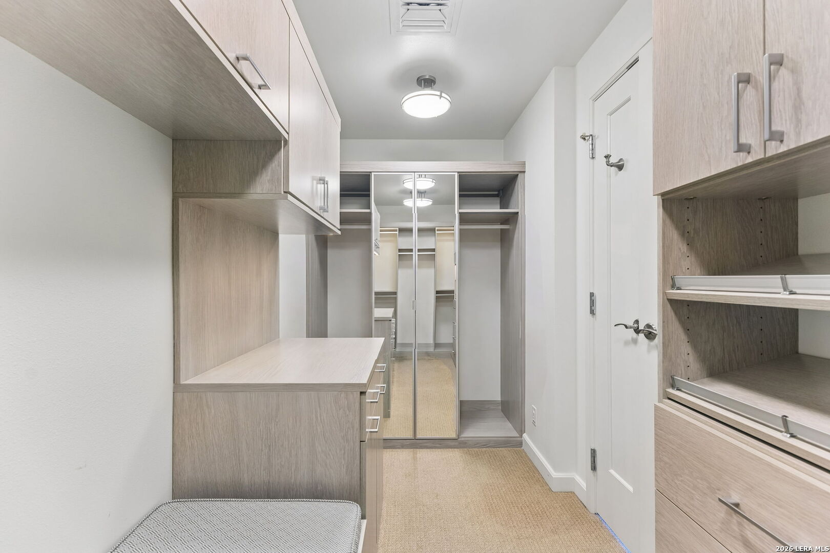 4242 Broadway Unit: APT 1704