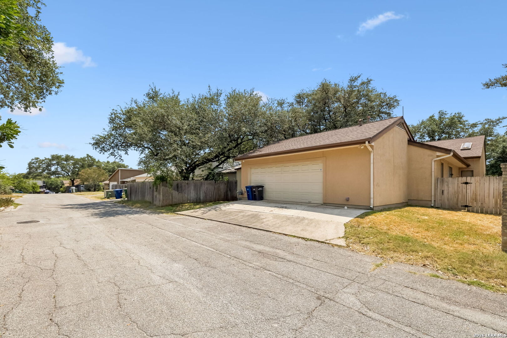 1531 VISTA HILL ST