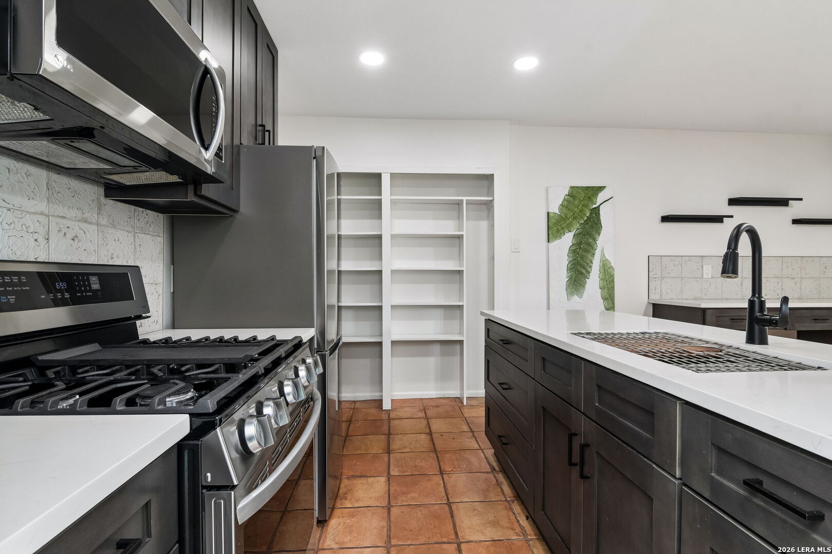 222 W CRAIG PL