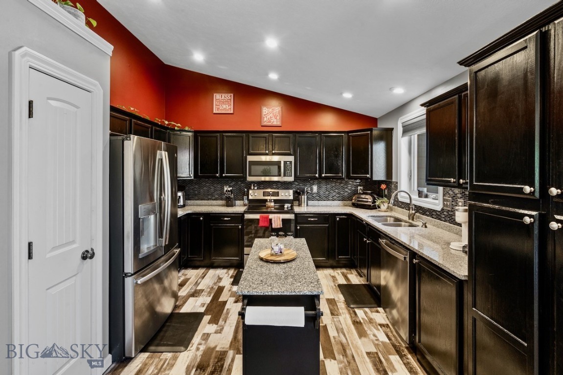158 Harvester Ln