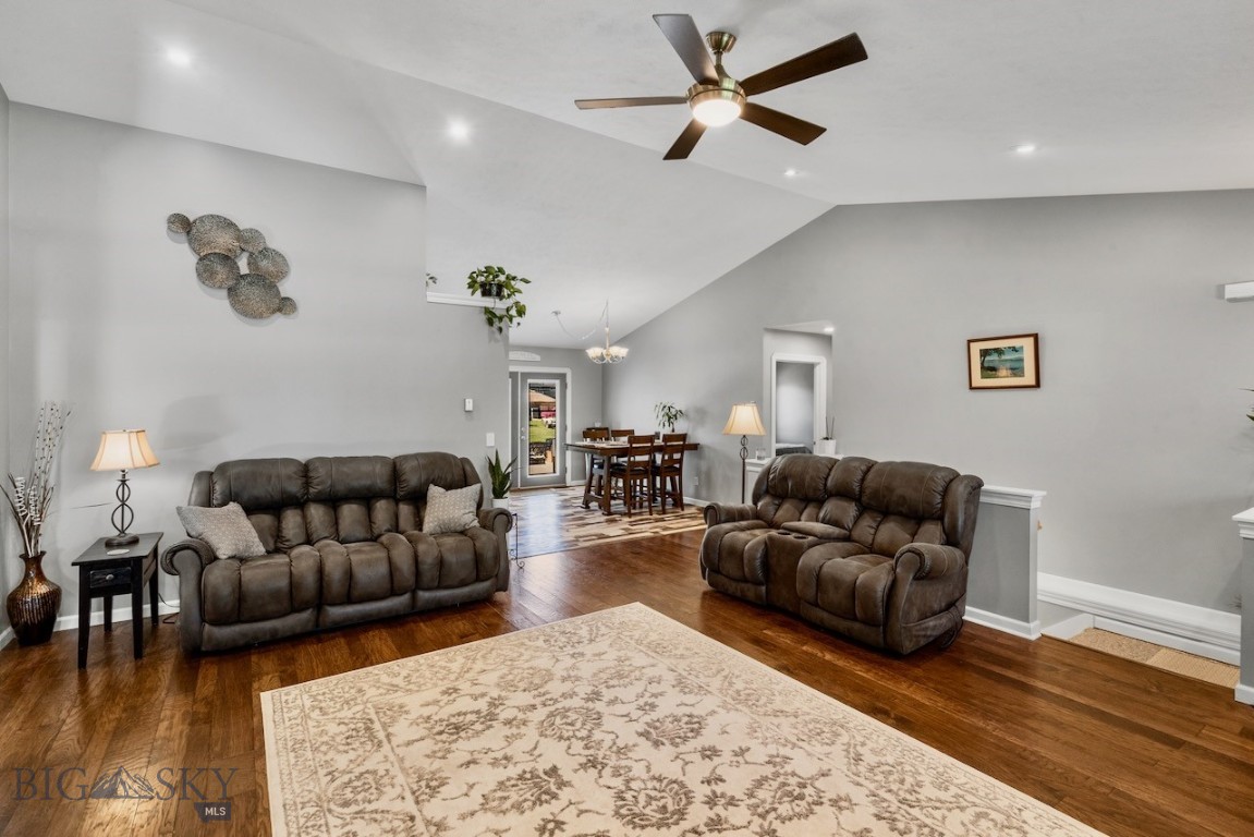 158 Harvester Ln