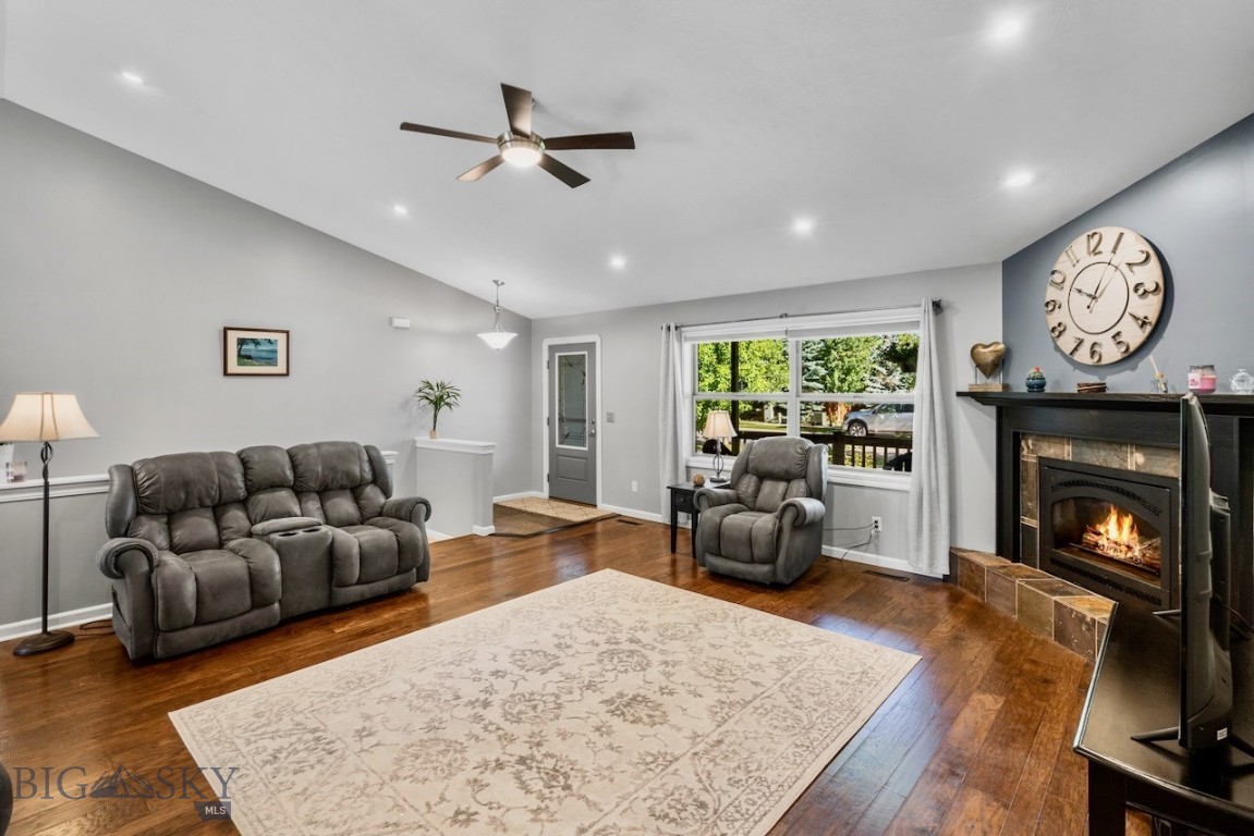 158 Harvester Ln