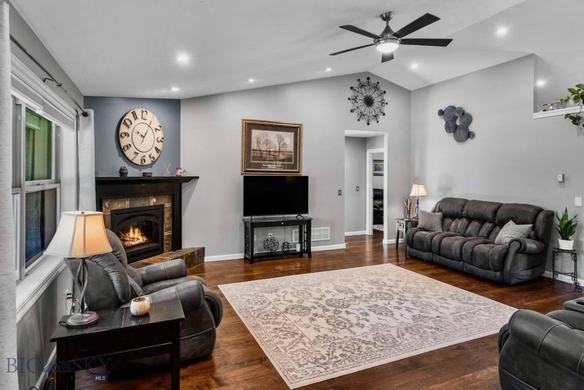 158 Harvester Ln