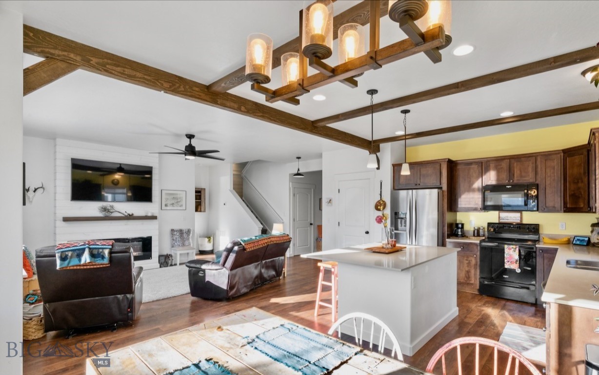 304 Rugged Creek