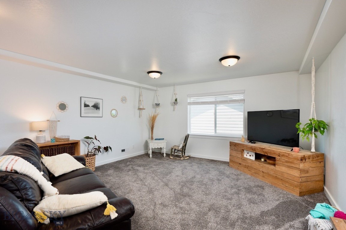 304 Rugged Creek