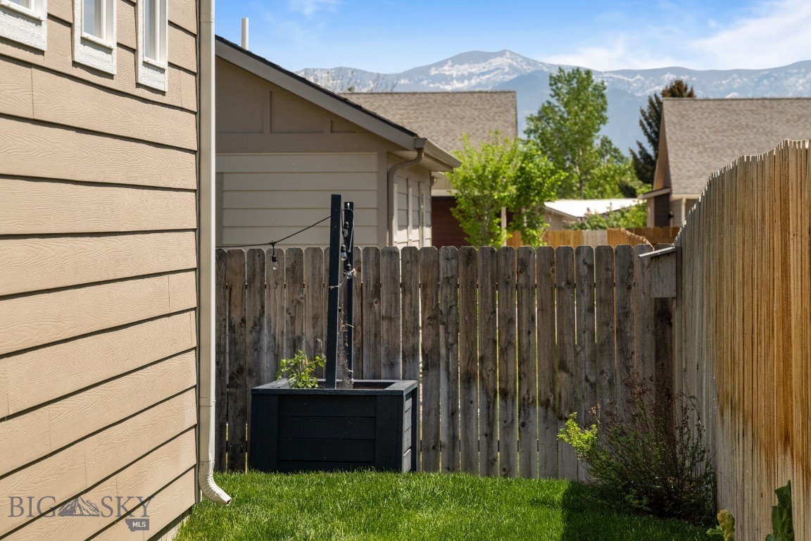 304 Rugged Creek