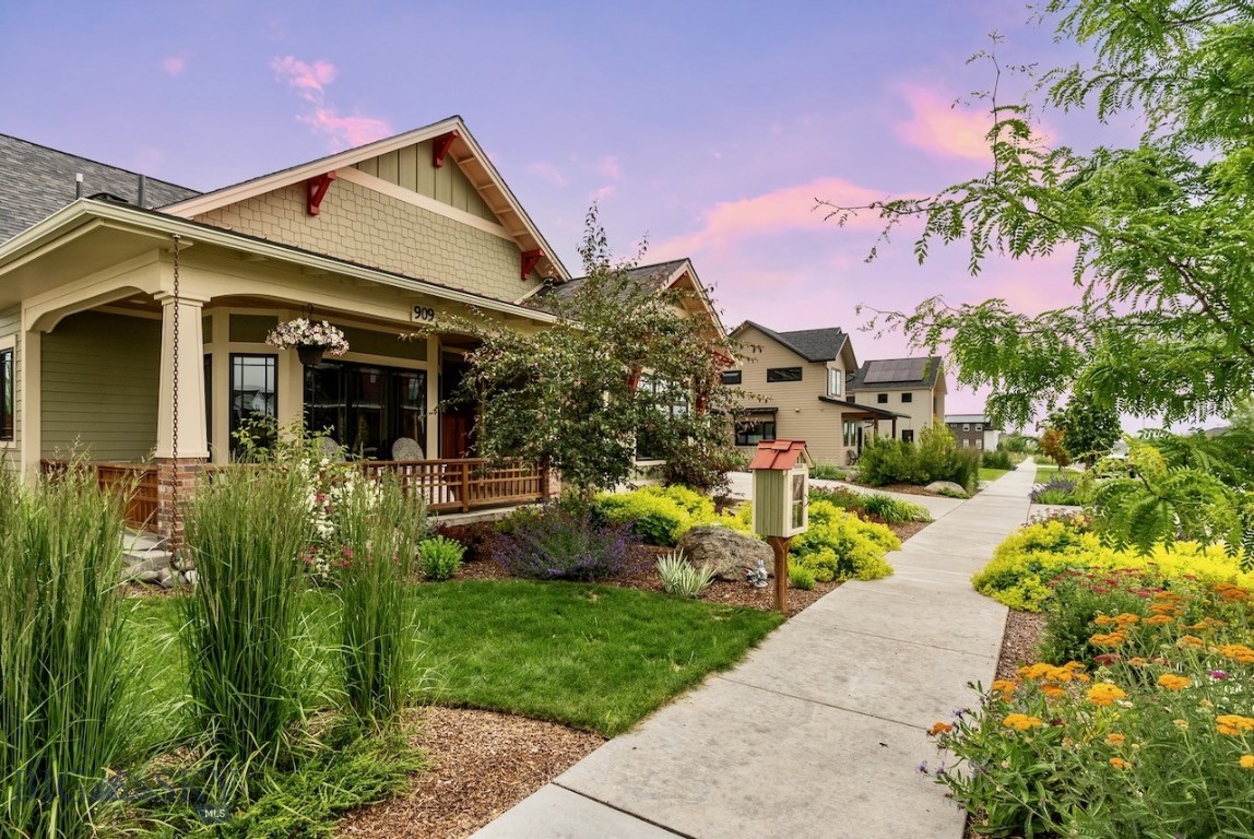 909 Windrow Drive