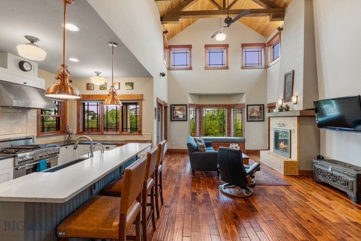 909 Windrow Drive