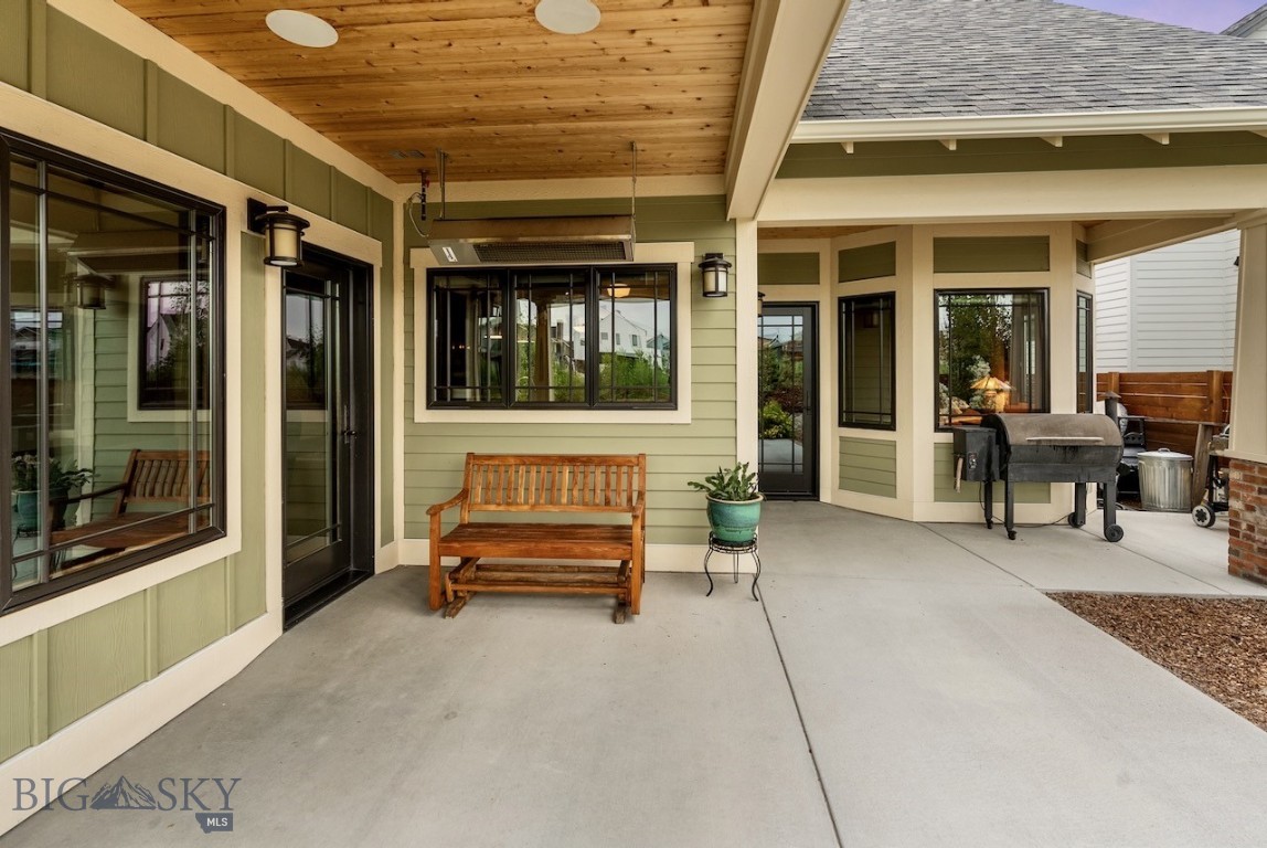 909 Windrow Drive