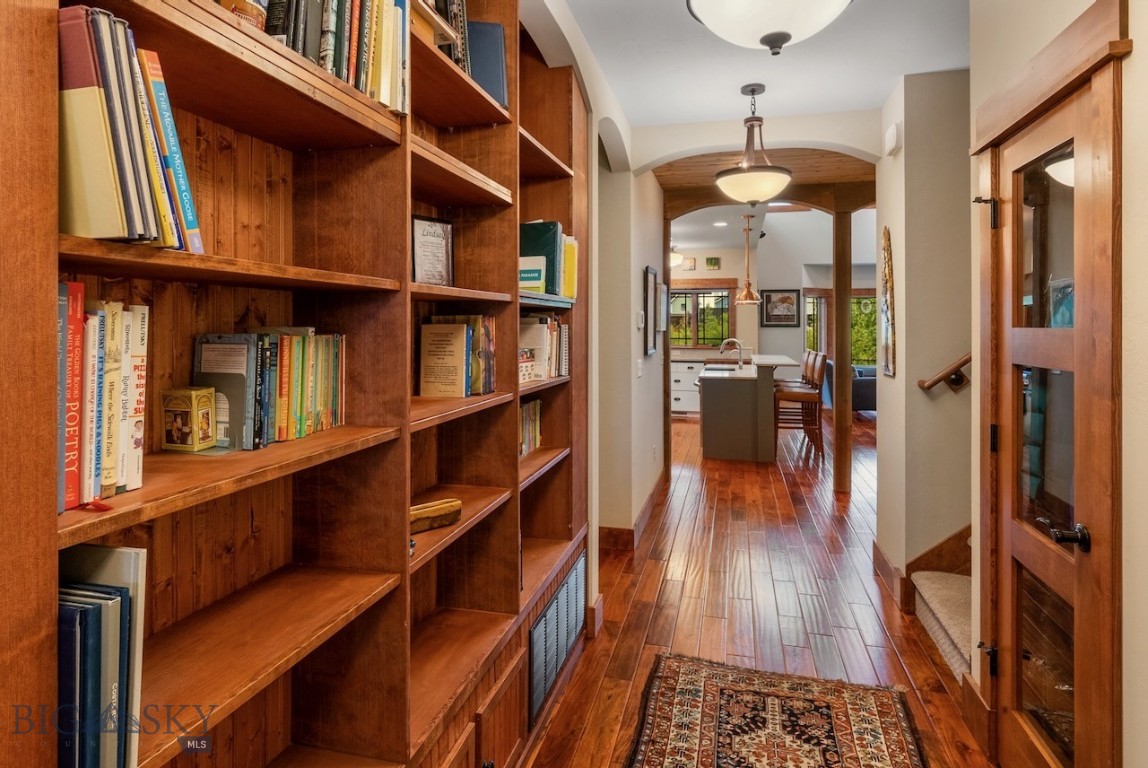 909 Windrow Drive