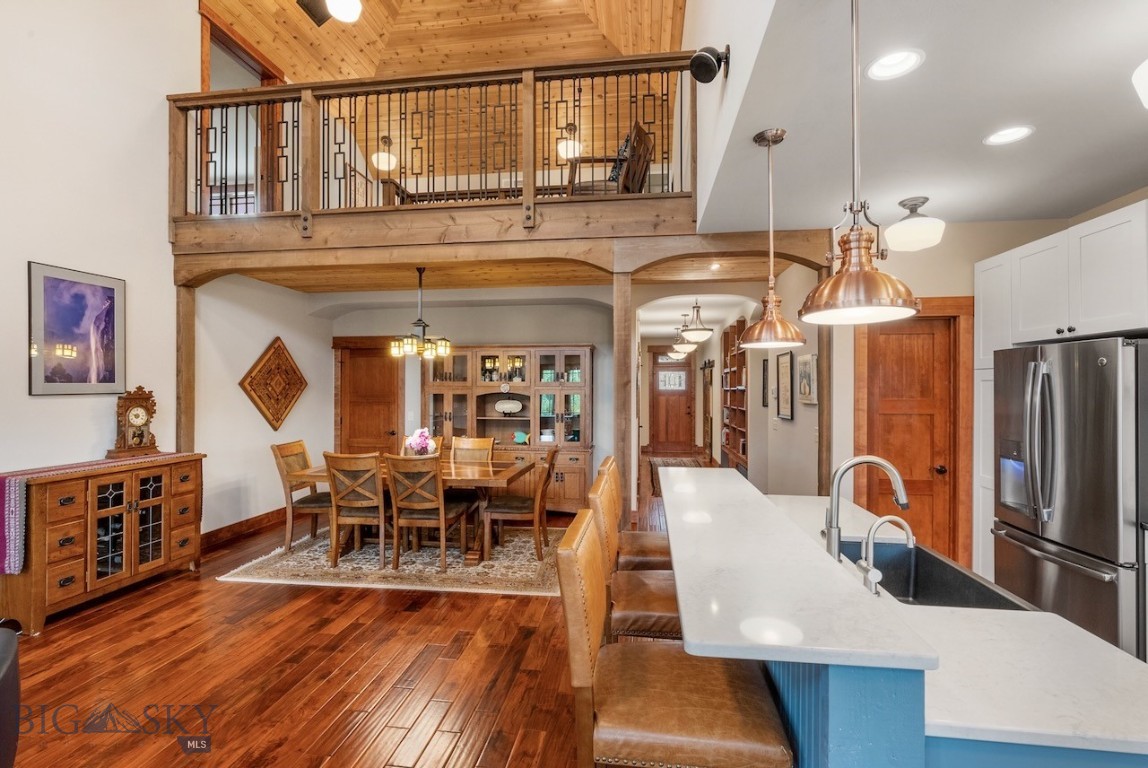 909 Windrow Drive
