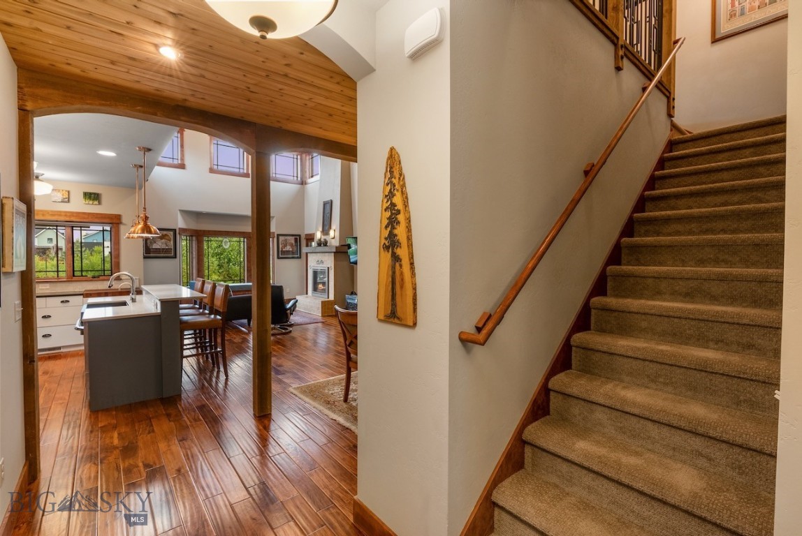 909 Windrow Drive